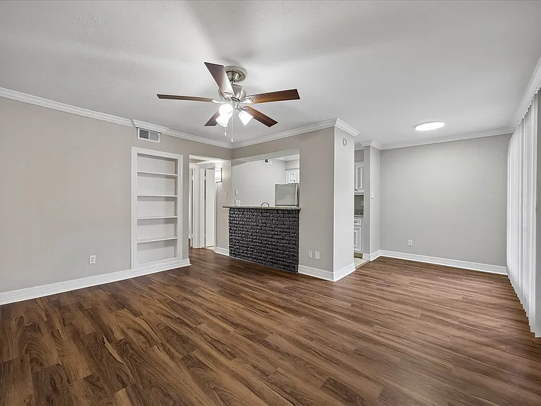 Emerson Street Apartments — Photo 41