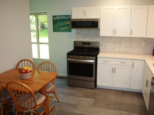 64 Coronet Rd, Rochester, NY 14623