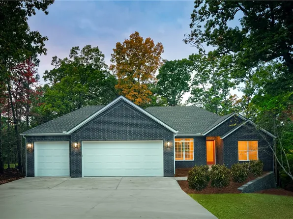 55 Melbourn Dr, Bella Vista, AR 72714