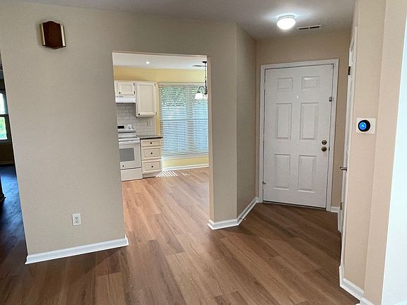 5th image of 269 Woodstream Ct