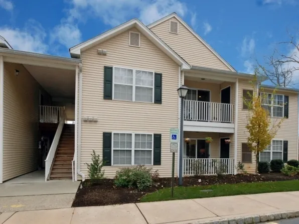 1822 King Ct #1822, Green Brook Twp., NJ 08812