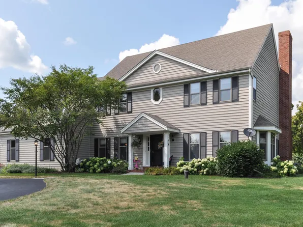W359S4055 Bowe Ct, Dousman, WI 53118