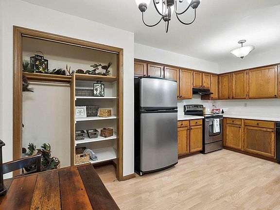 4th image of 26532 Lilac Ln APT 5