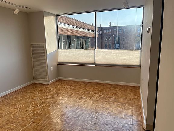 Dining Area (Unfurnished)