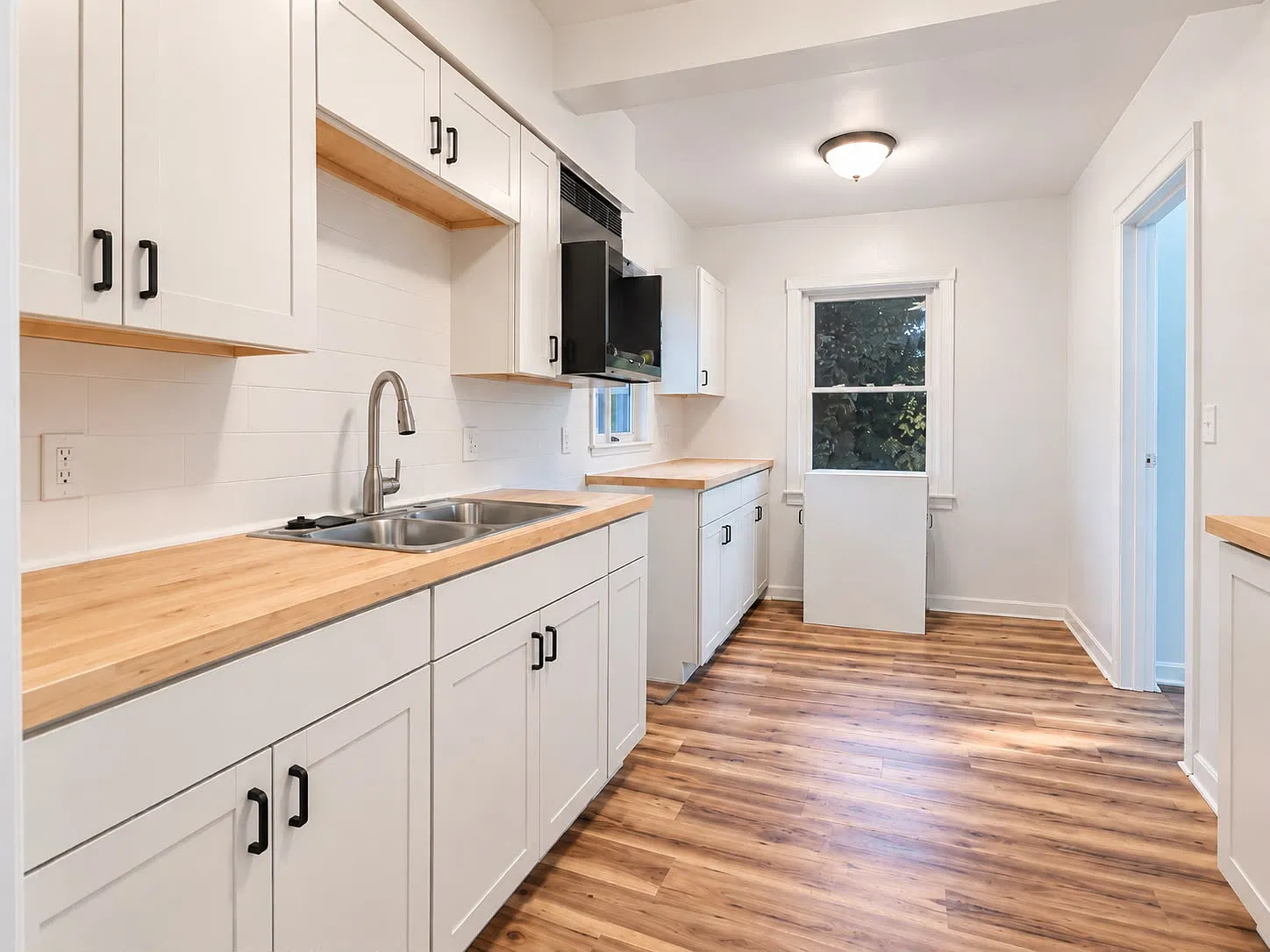 4 bed, 1794 sqft, $2,203 — Photo 3