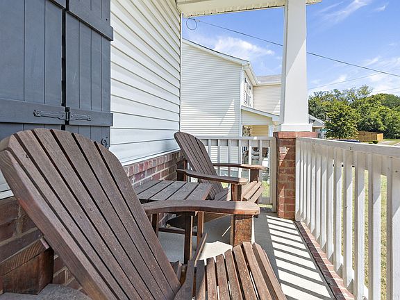 4th image of 629 E Vailview Ct