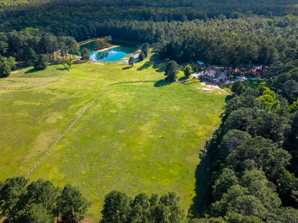 300 Good Barn Road, Vass, NC 28394