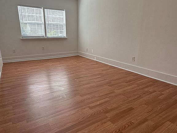 5th image of 9425 Sierra Dr