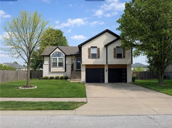 1700 SE 12th St, Lees Summit, MO 64081