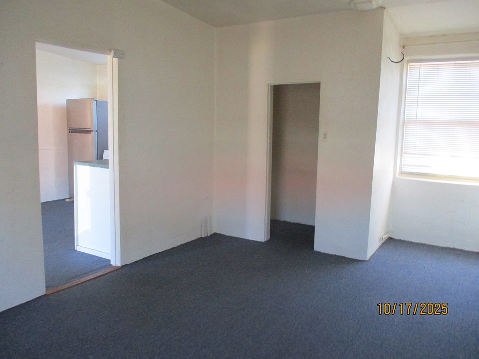Building Photo 4