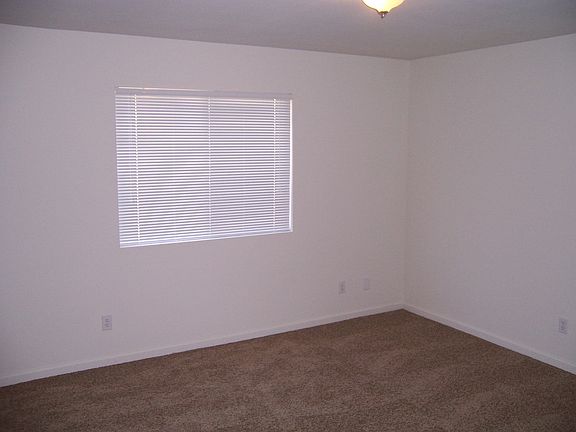 5th image of 5678 W Acacia Ave