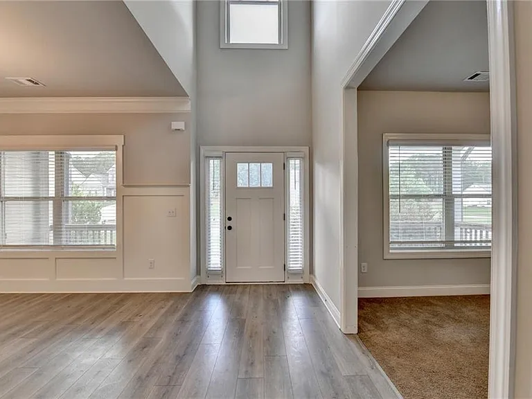 235 Bella Dr — Photo 12