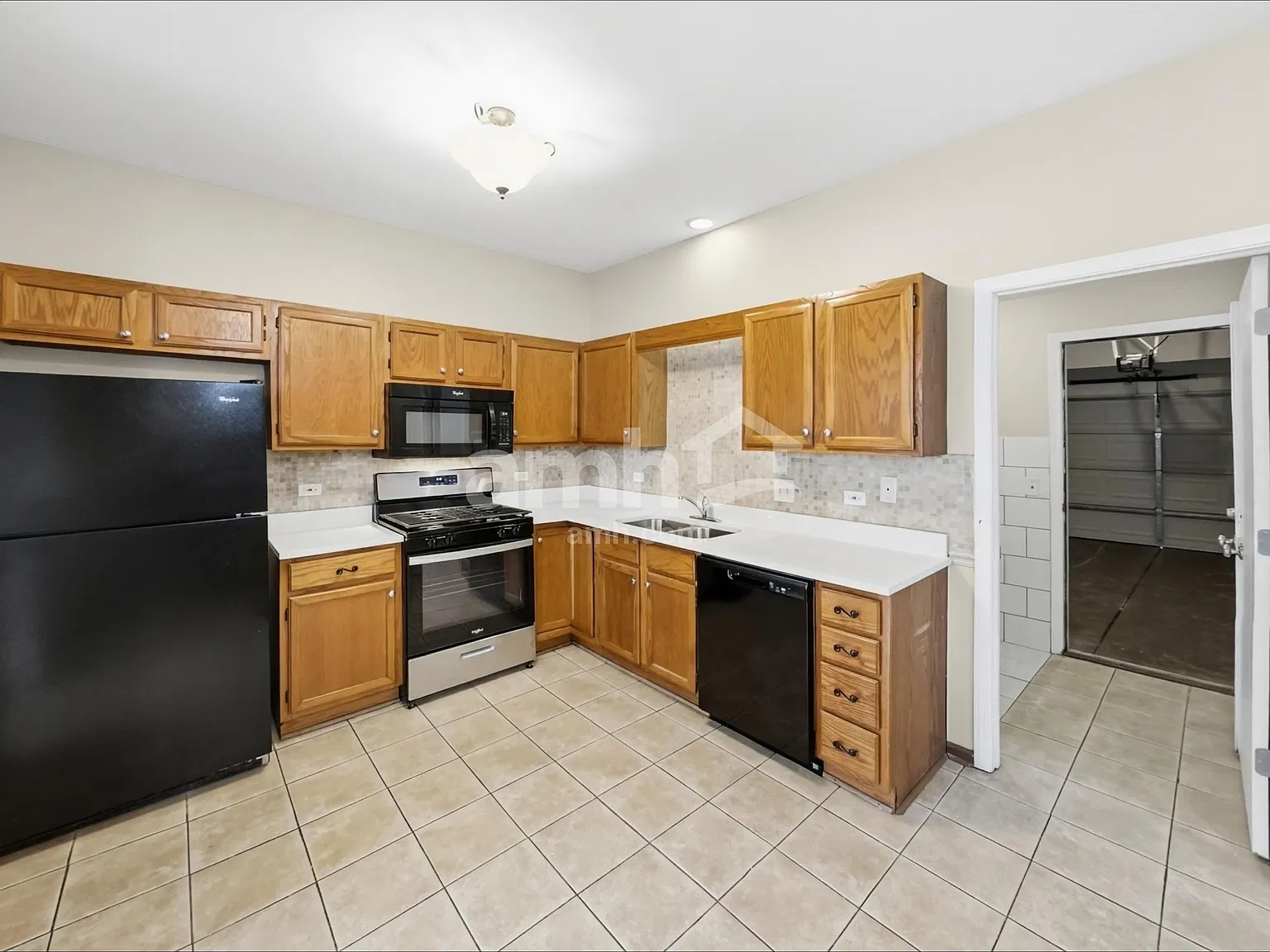3 bed, 1.5 bath, 1652 sqft, $2,685 — Photo 4