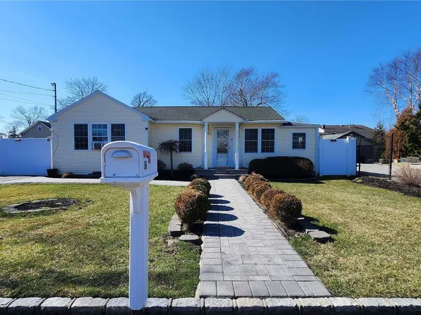 96 Huntington Drive, Mastic Beach, NY 11951