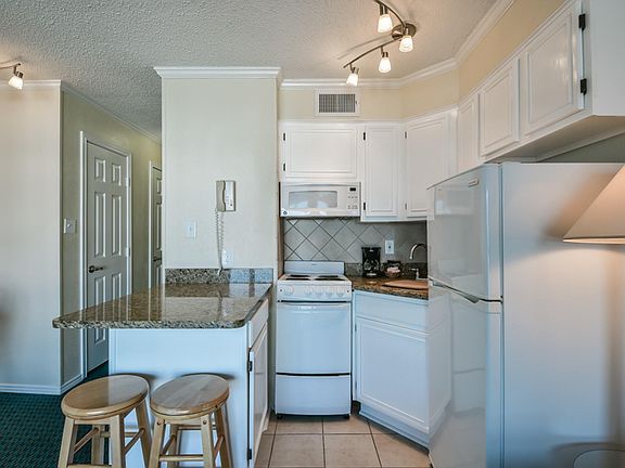 3rd image of 6102 Seawall Blvd #377