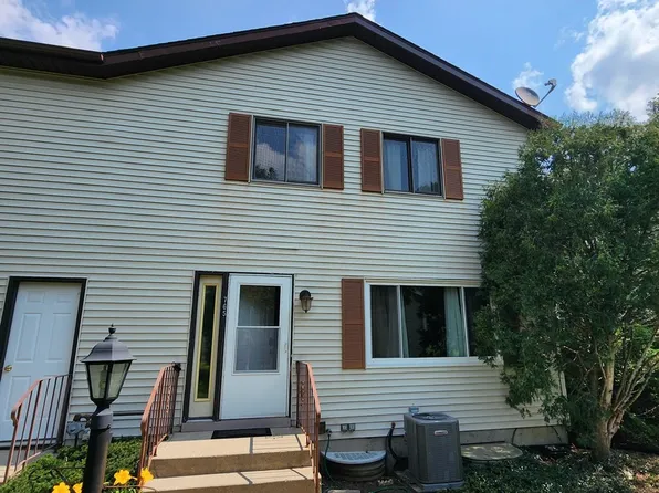 765 Washington St, Woodstock, IL 60098