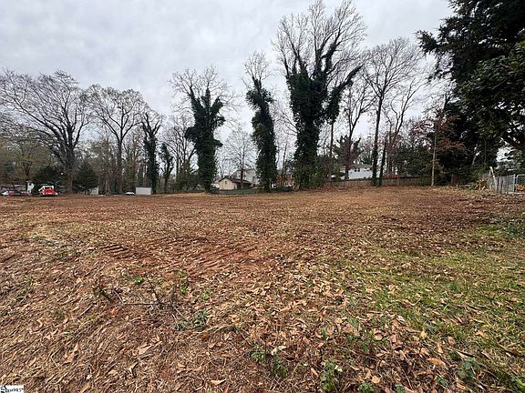 2nd image of 233 Murrell Rd