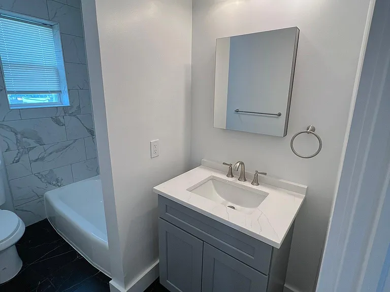 211 Paterson Ave #8 — Photo 8