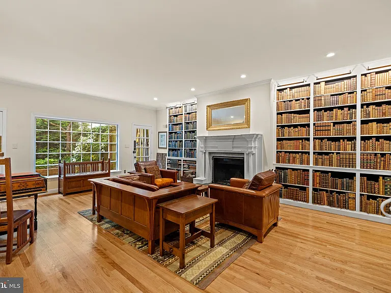 2426 I St NW — Photo 3