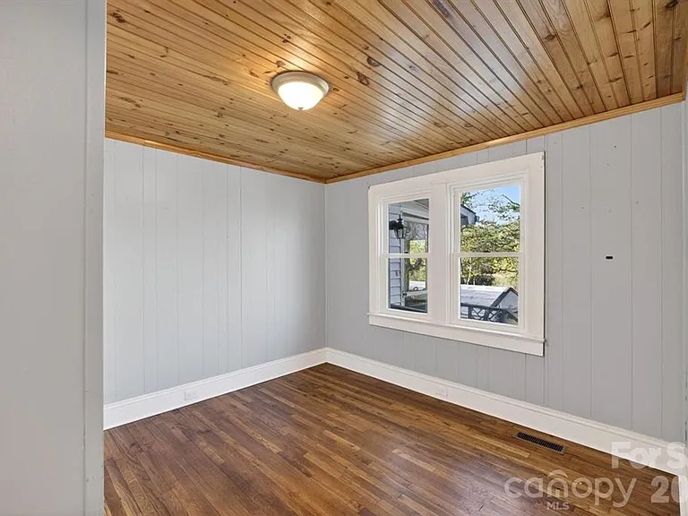 713 Prospect St NW — Photo 7