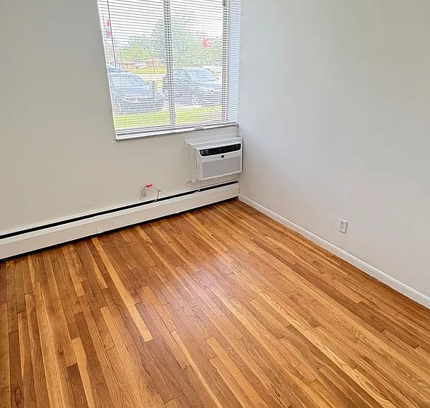 Marquette Apartments — Photo 14