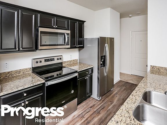 5th image of 780 Oakhurst Dr