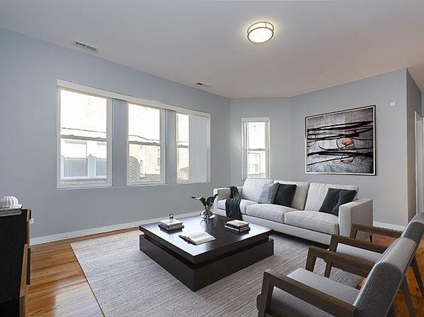 7652 S Essex Ave APT 1