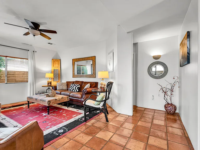 52420 Avenida Juarez — Photo 5