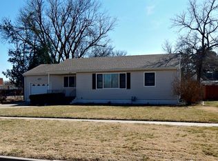 521 W 6th St, Larned, KS 67550