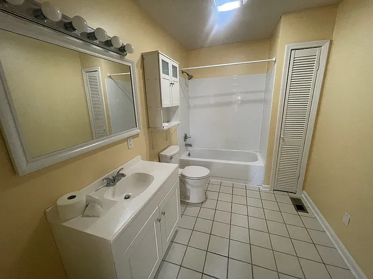 5211 River Rd — Photo 14