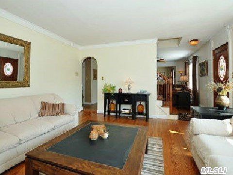 3rd image of 95 Birchwood Dr