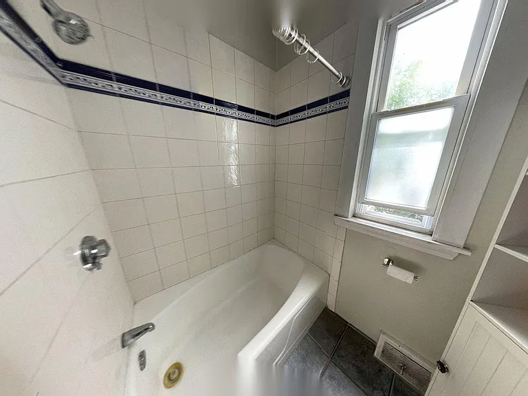 8 Douglass St #2R — Photo 7