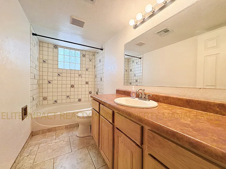 1628 N Venice Ave #1-4 — Photo 11