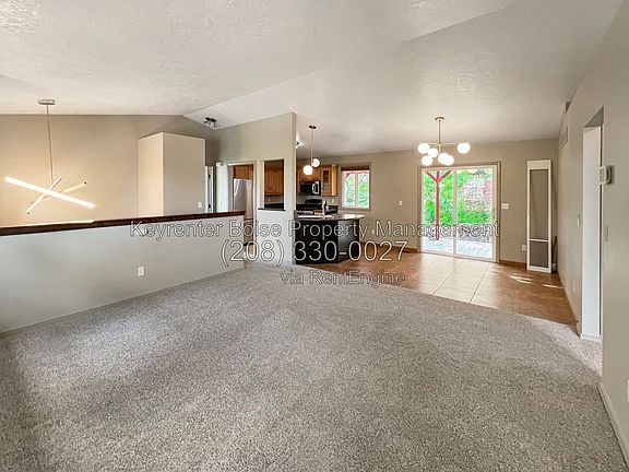 3rd image of 5000 S Deselm Way
