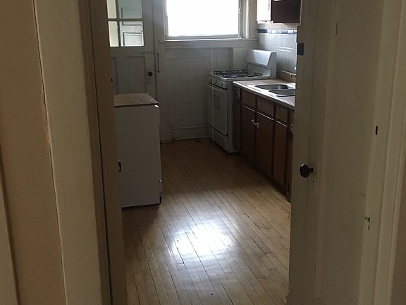 3rd image of 4650 N Paulina St