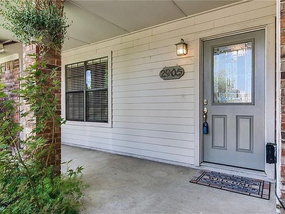 3rd image of 2905 Creekside Ct