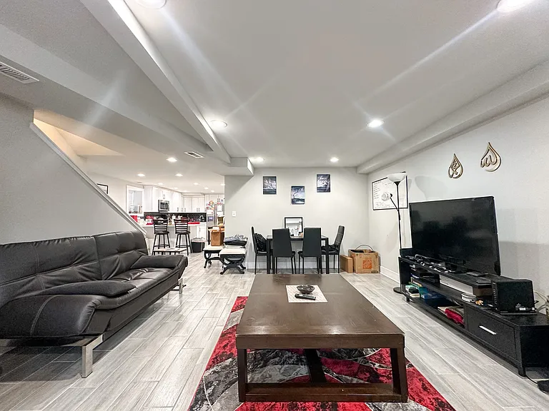 2522-24 W. Superior St. — Photo 4