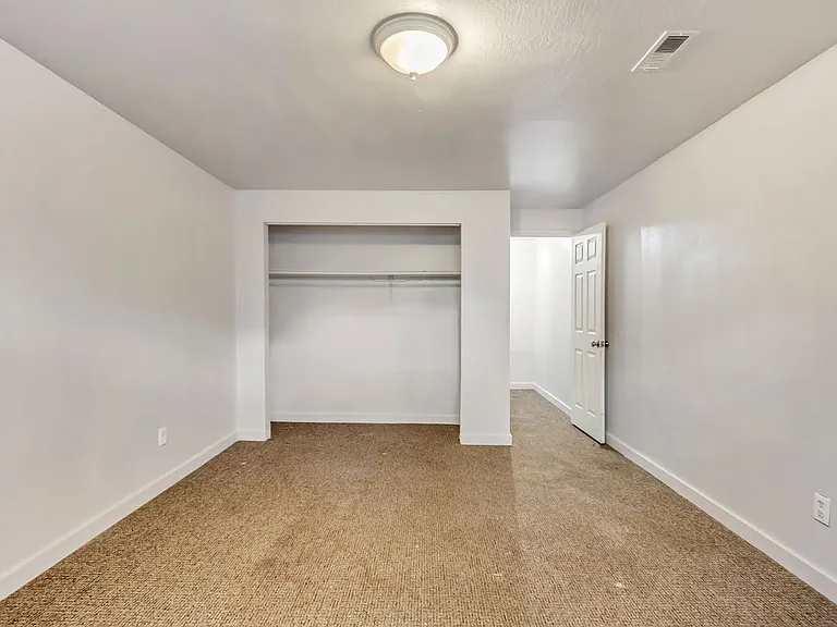 505 E Mansfield Ave — Photo 8