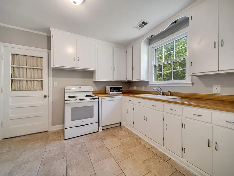 620 Crieve Rd — Photo 9