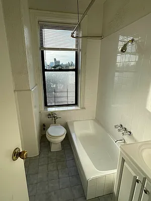 Rented by Amorelli Realty | media 6