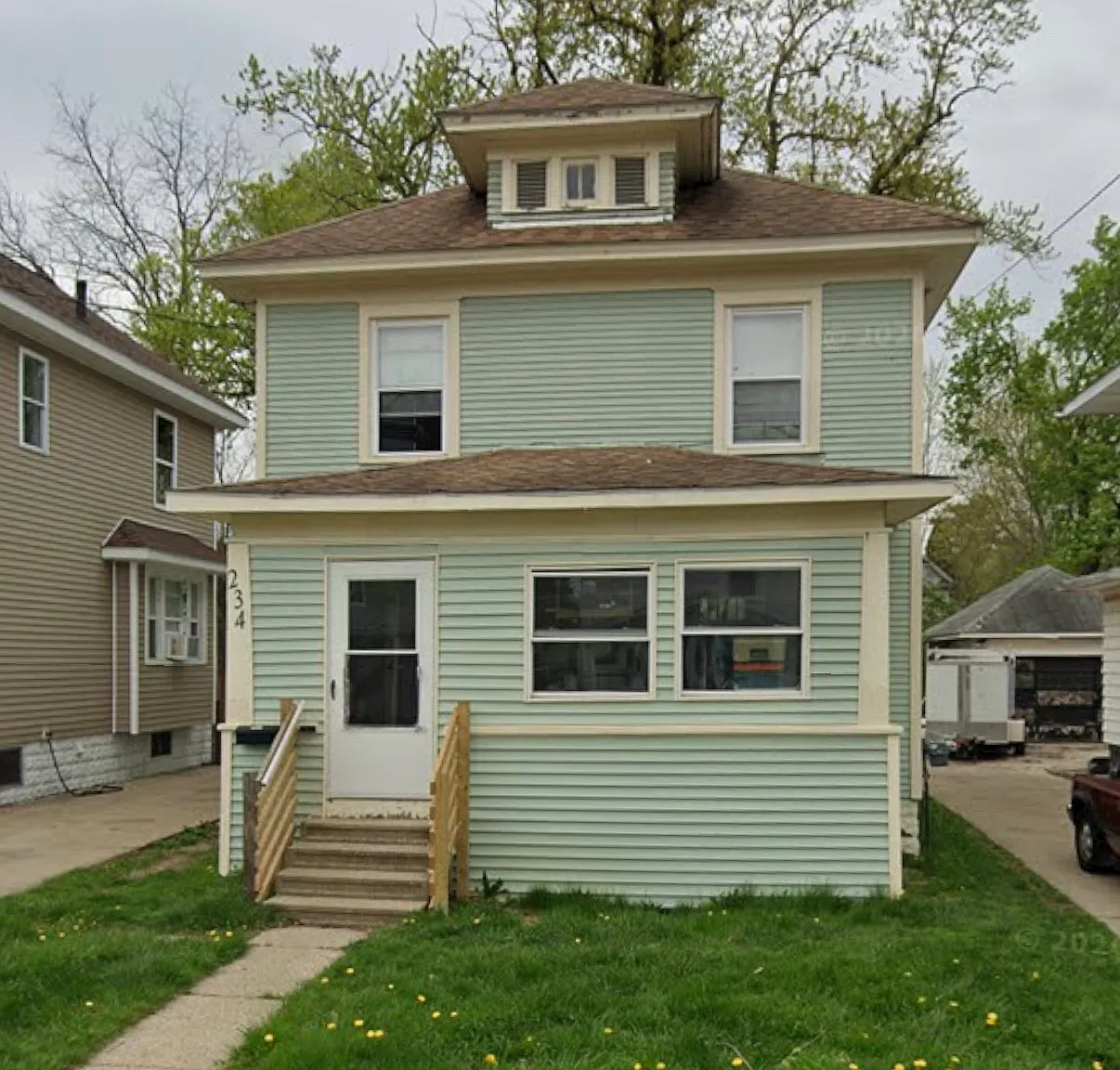 Leslie St, Lansing — Photo 1