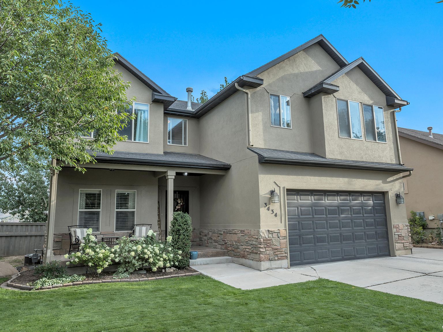 3434 E Appaloosa Way