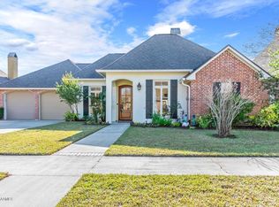 105 Hollow Green Dr, Lafayette, LA 70508