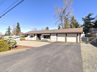 1933 7th St SE, Puyallup, WA 98372