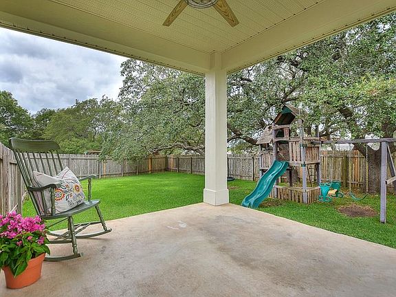 5th image of 256 Woodlake Dr