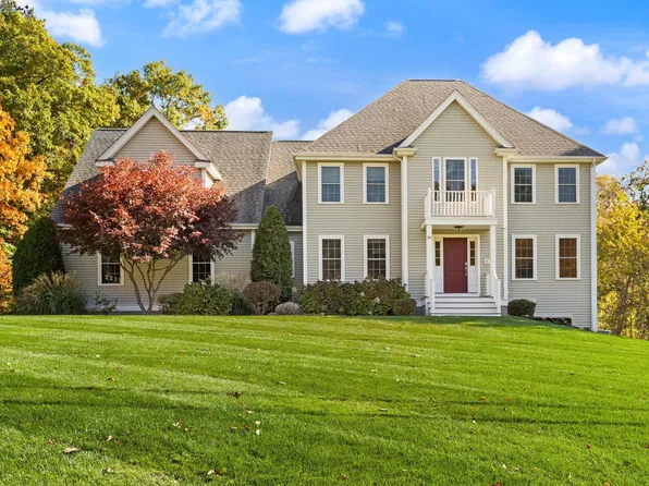 96 Ball St, Northborough, MA 01532