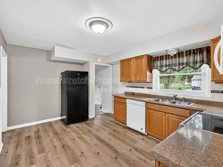 1600 Washington St — Photo 12