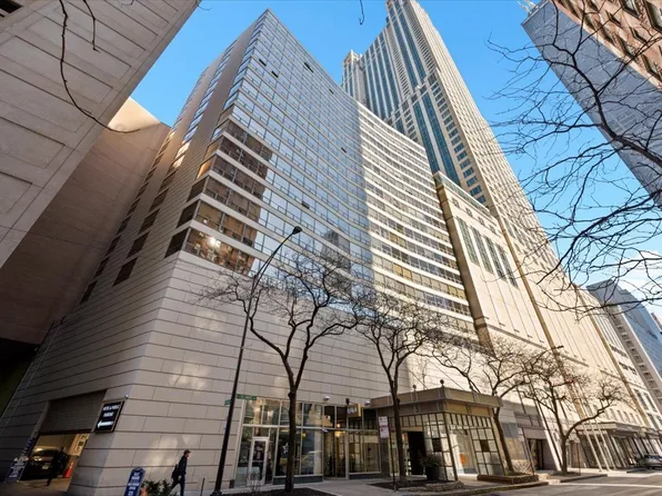 110 E Delaware Pl APT 1702, Chicago, IL 60611