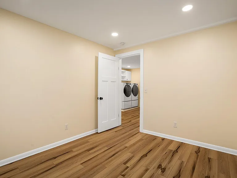 2112A Sanborn Dr — Photo 6