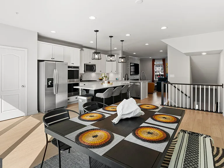 7713 Presidential Pkwy — Photo 6